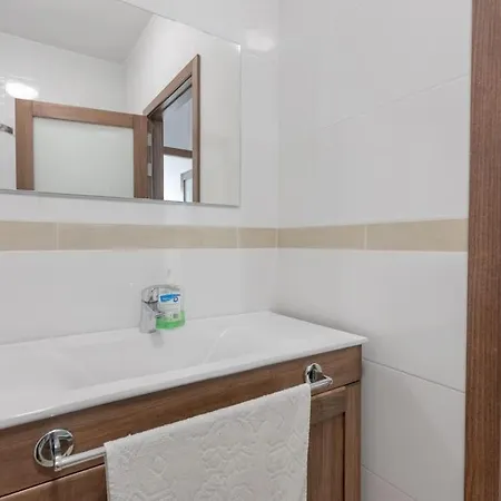Full Air-conditioned, 2 Bedroom Apt. *